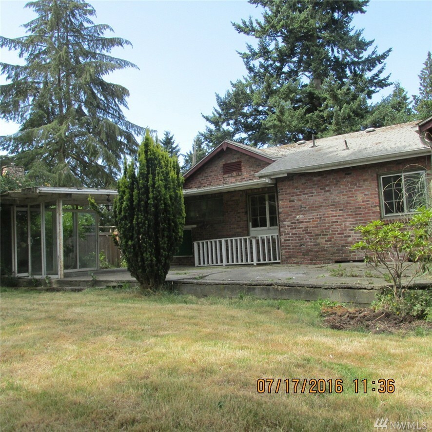 Property Photo:  13016 2nd Ave S  WA 98168 