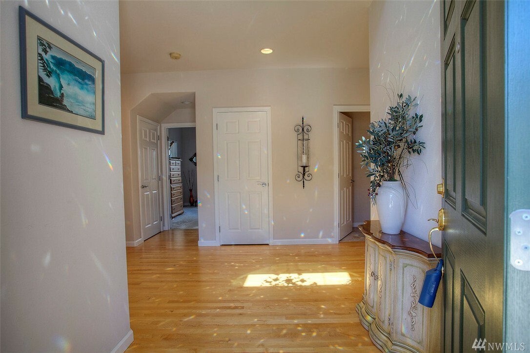 Property Photo: 5429 57th Av Ct W WA 98467