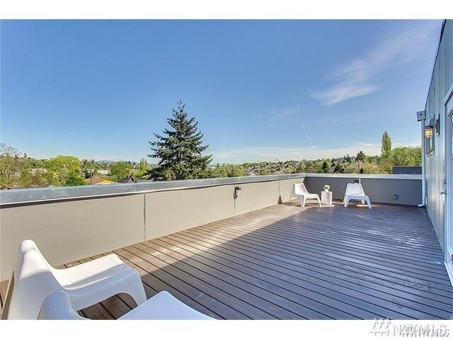 Property Photo:  1806 S Grand St  WA 98144 