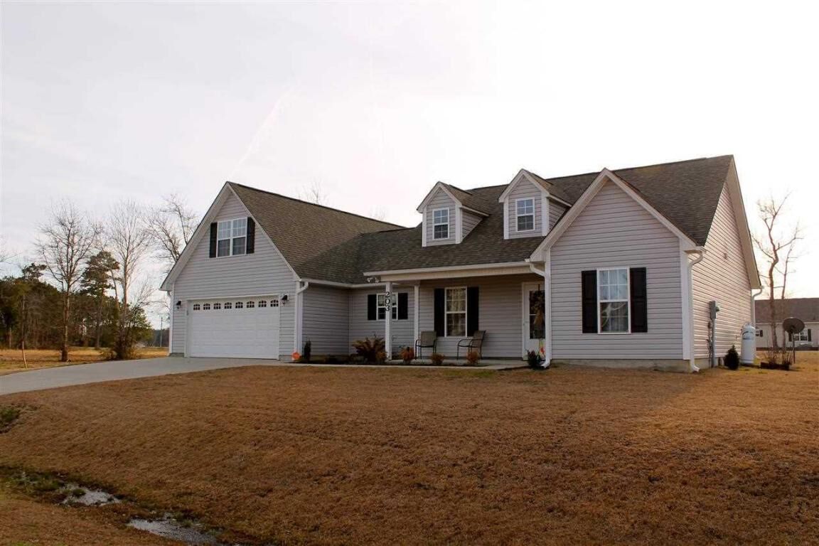 Property Photo:  203 Gelynda Court  NC 28445 