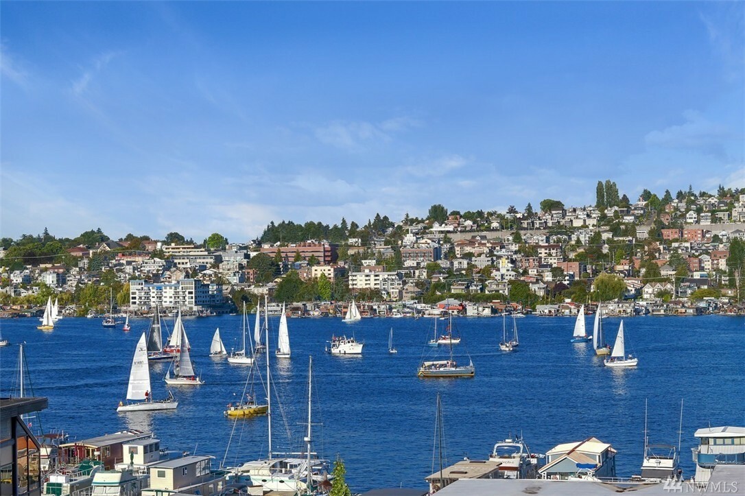 Property Photo: 2001 Westlake Ave N 43 WA 98109