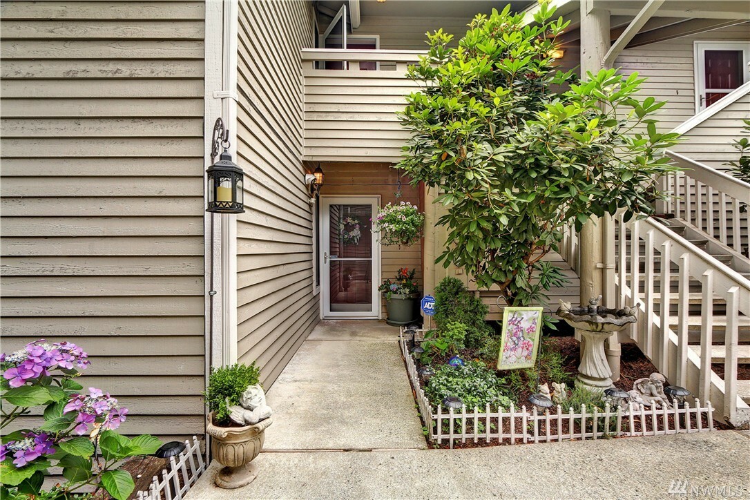 Property Photo: 9009 Avondale Rd NE R135 WA 98052