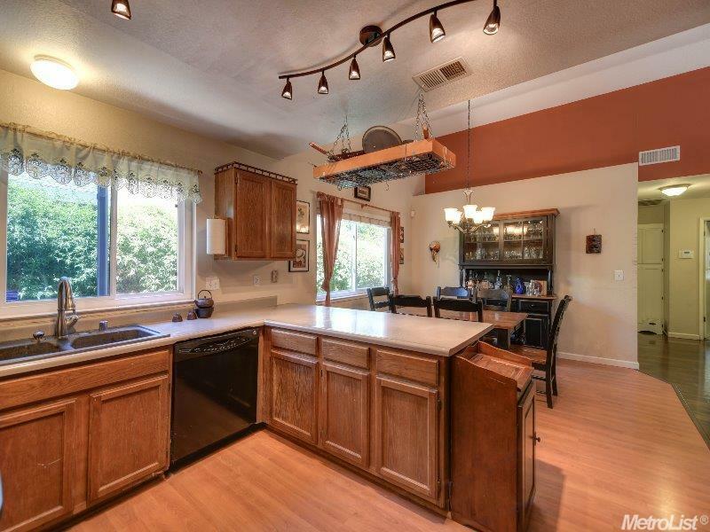 Property Photo:  5996 Laguna Ranch Circle  CA 95823 