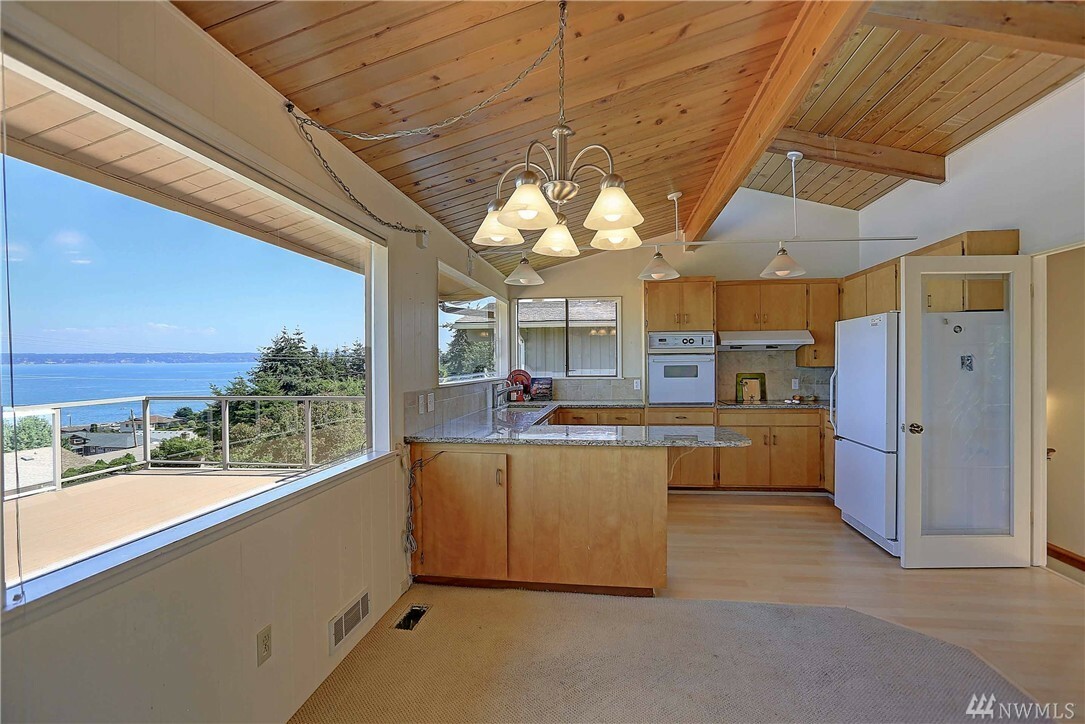 Property Photo:  1426 Fairway Dr  WA 98282 