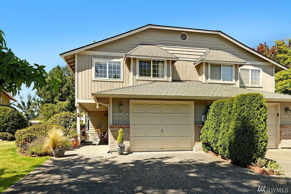 Property Photo: 4505 218th St St SW B WA 98043