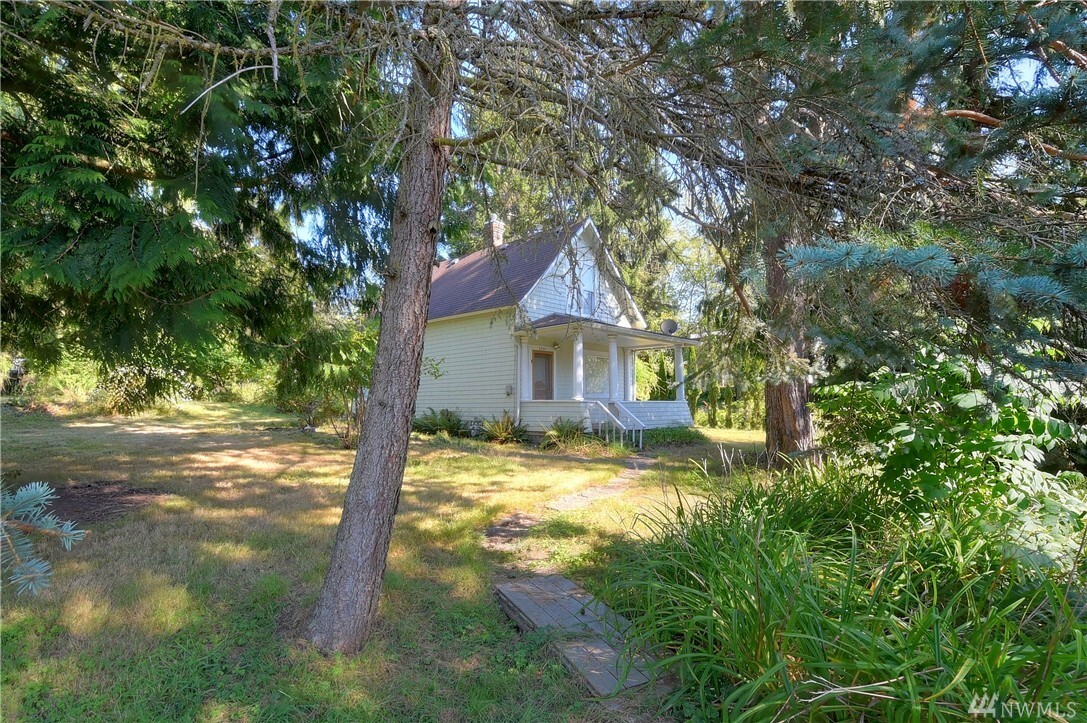 Property Photo: 1715 15th St WA 98225