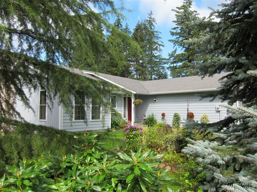 Property Photo:  81 E Country Club Dr  WA 98524 