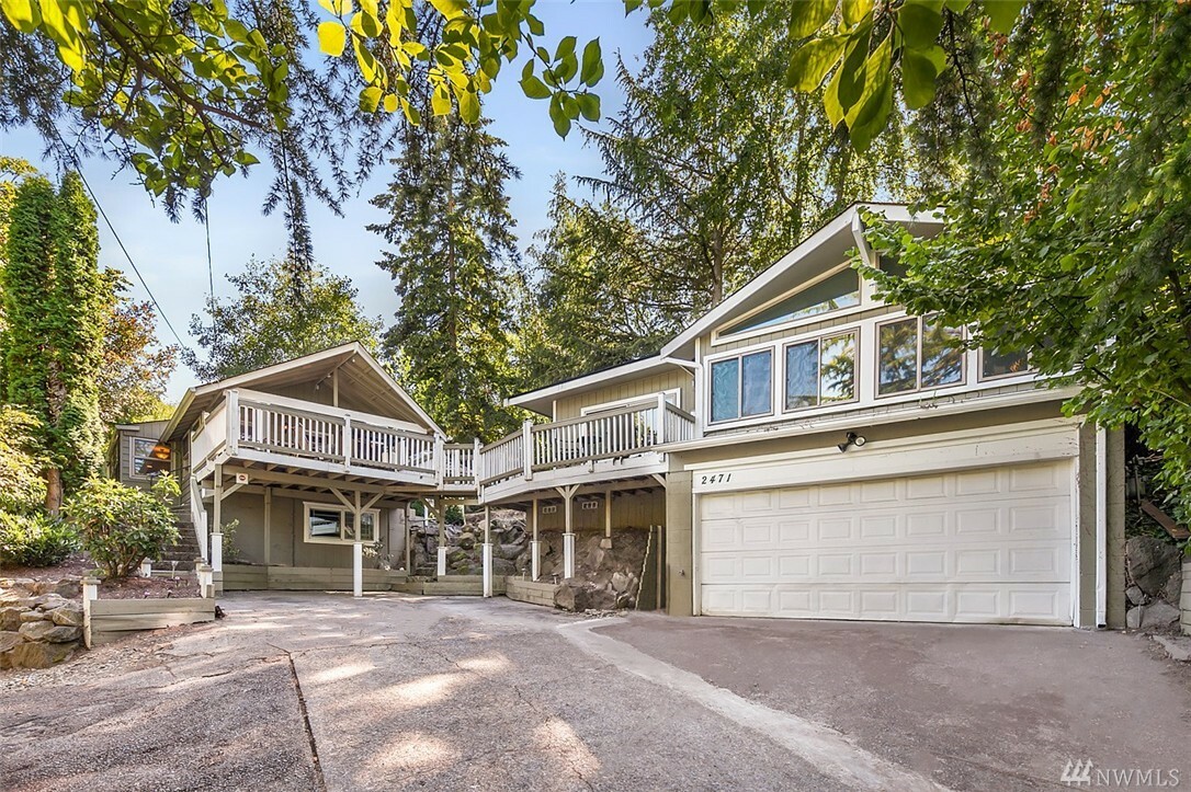 Property Photo:  2471 S 116th Wy  WA 98168 