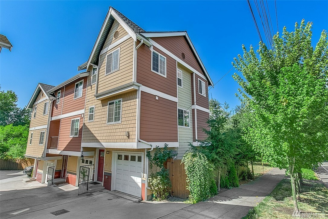 Property Photo:  1201 S Lucile St  WA 98108 