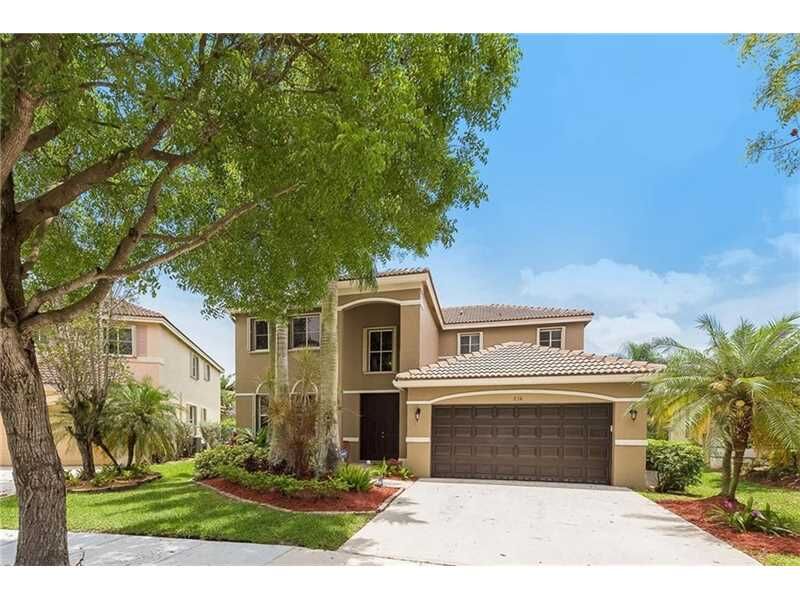 Property Photo:  834 Azalea Pl  FL 33327 