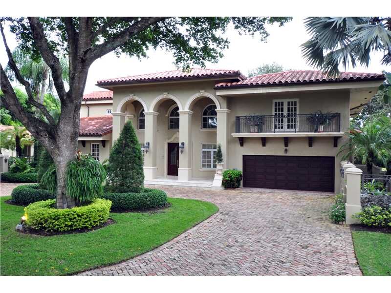 Property Photo: 4403 Monserrate St FL 33146
