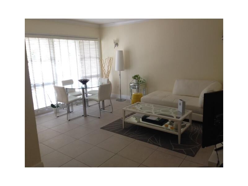 Property Photo: 35 Edgewater Dr 107 FL 33133