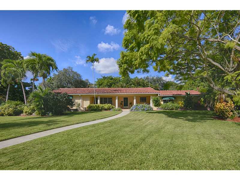 Property Photo:  4550 Bay Point Rd  FL 33137 