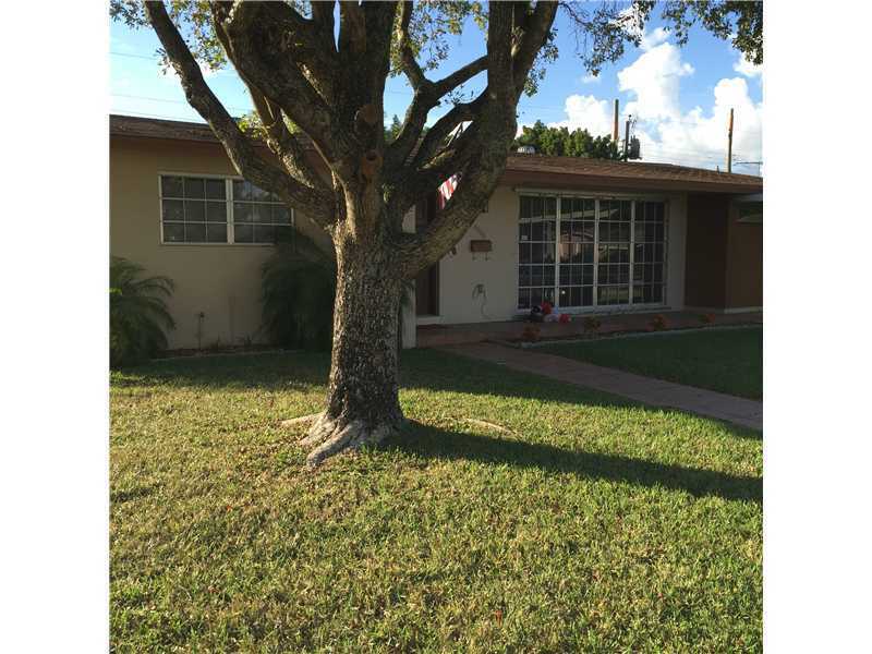 Property Photo:  4900 SW 94 Ct  FL 33165 