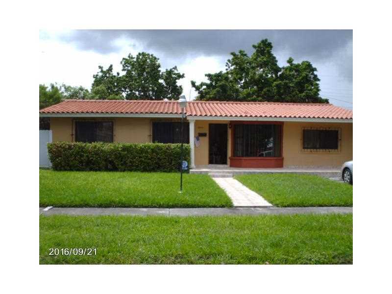 Property Photo:  5000 SW 94 Ct  FL 33165 