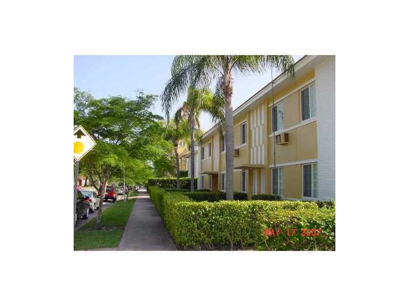 Property Photo:  1300 Salzedo St 4  FL 33134 