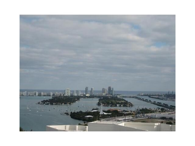 Property Photo: 1717 N Bayshore Dr B-4152 FL 33132