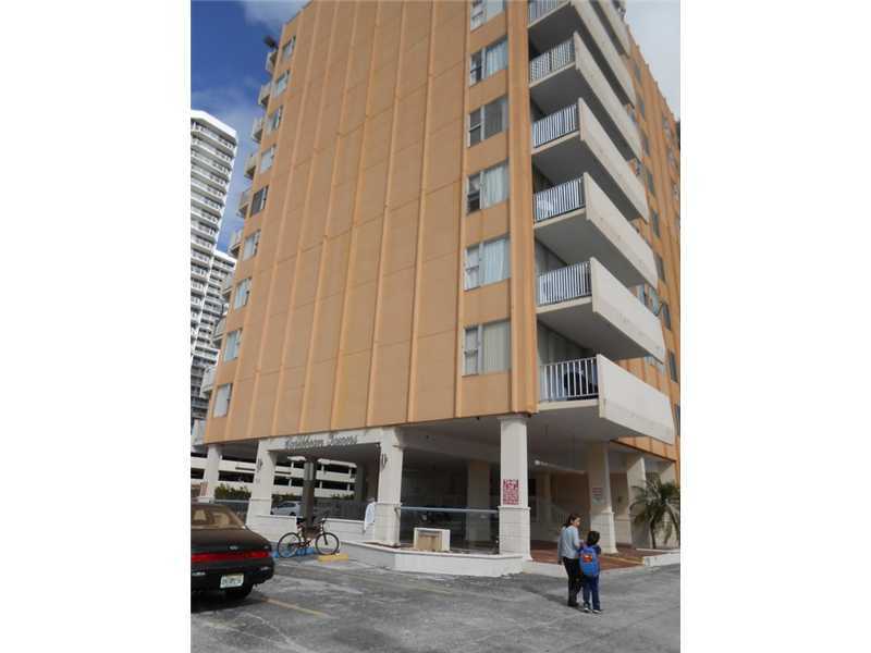 Property Photo: 7545 E Treasure Dr 10C FL 33141