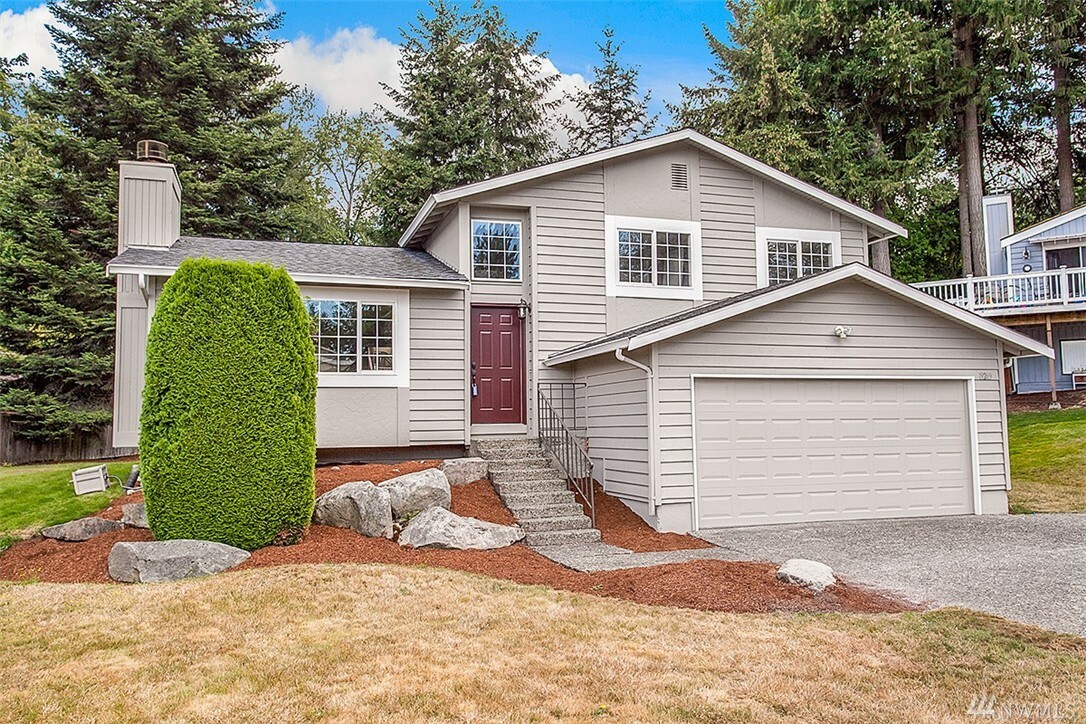 Property Photo:  19249 SE 49th St  WA 98027 