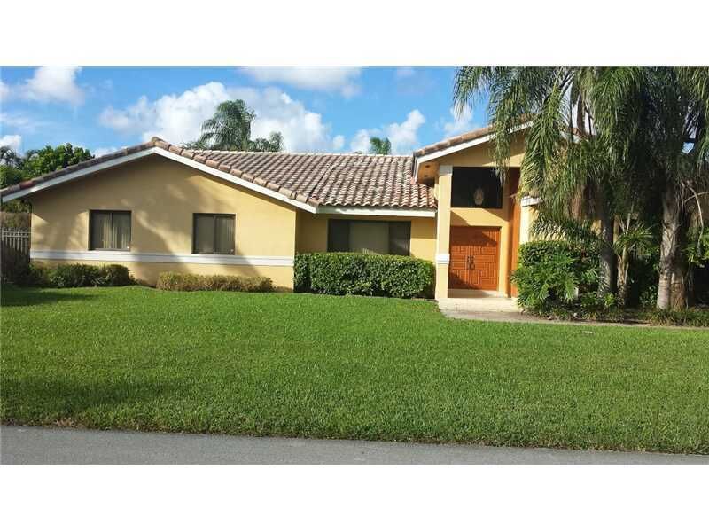 Property Photo: 11945 SW 101 Te FL 33186