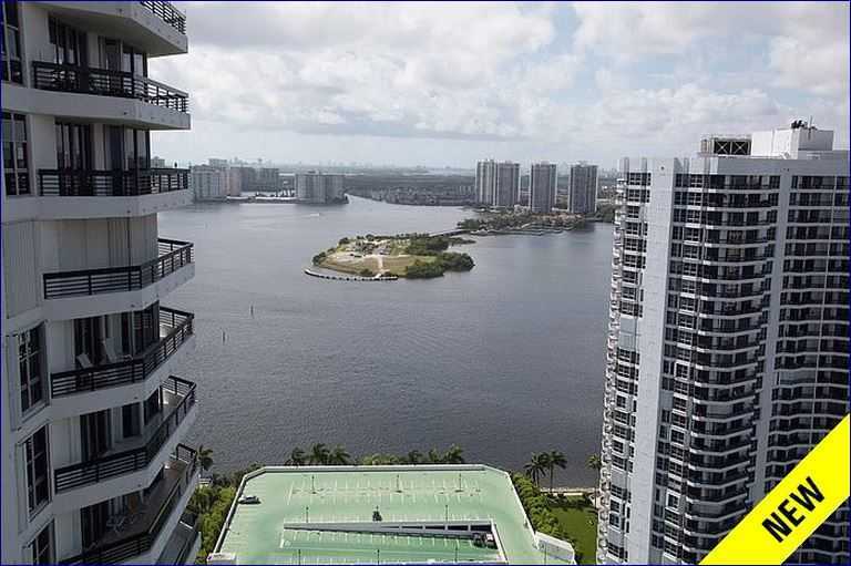 Property Photo: 3500 Mystic Pointe Dr 3503 FL 33180