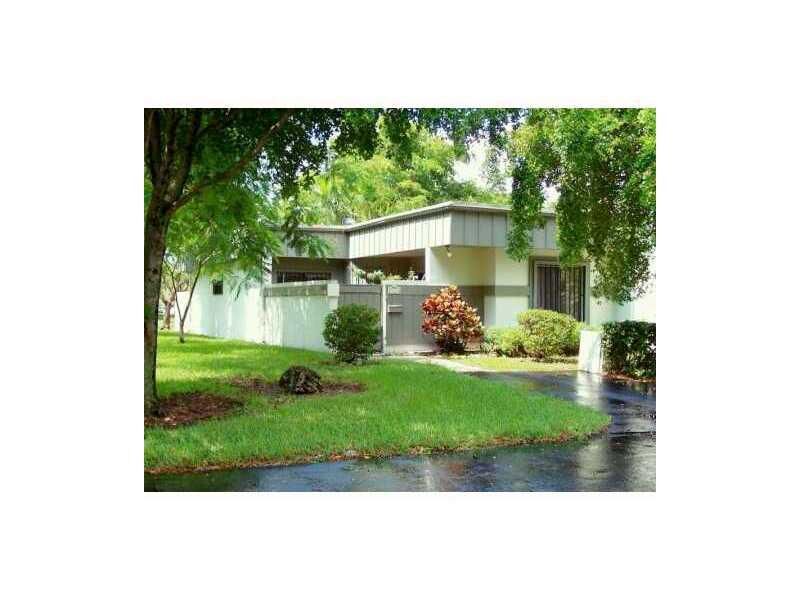 Property Photo: 7412 SW 105 Pl . FL 33173