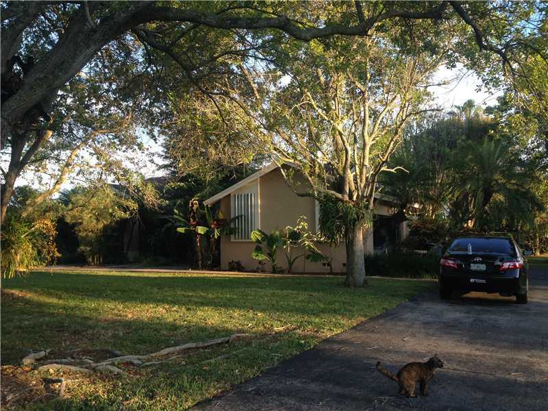 Property Photo:  18410 SW 244 St  FL 33031 