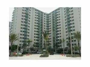 Property Photo: 3001 S Ocean Dr 915 FL 33019