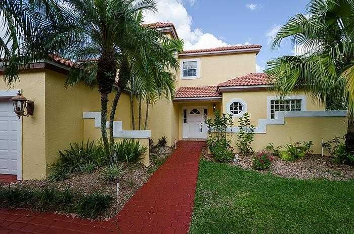 Property Photo:  1000 NW 93 Av  FL 33322 