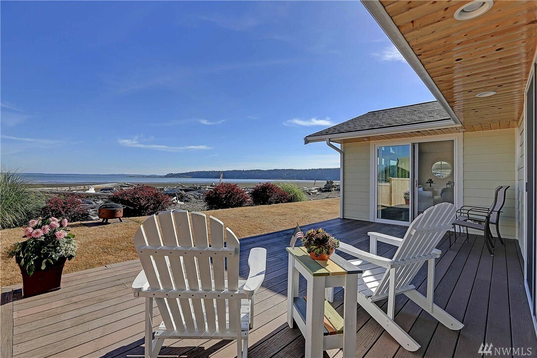 Property Photo:  836 Livingston Bay Shore Dr  WA 98282 