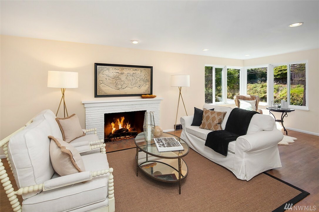 Property Photo: 1626 Madrona Dr WA 98122