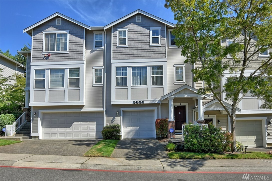 Property Photo:  5030 Davis Place S B  WA 98055 