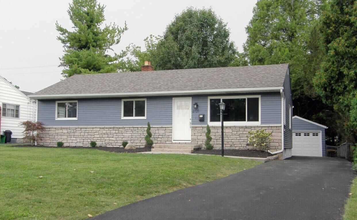 Property Photo:  2721 Edgevale Road  OH 43221 