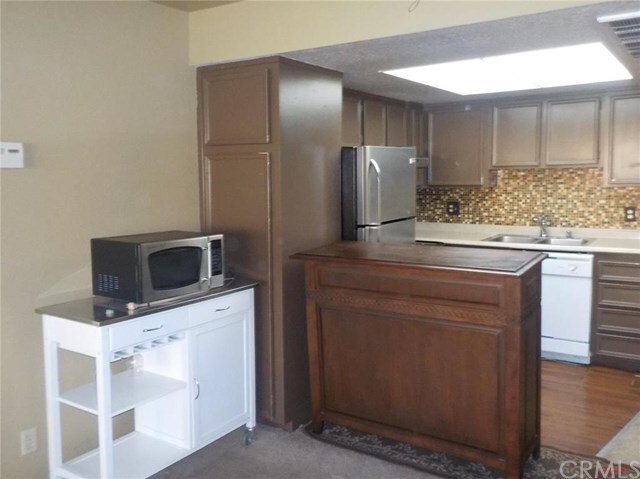 Property Photo: 3332 Harbor Circle F CA 93446