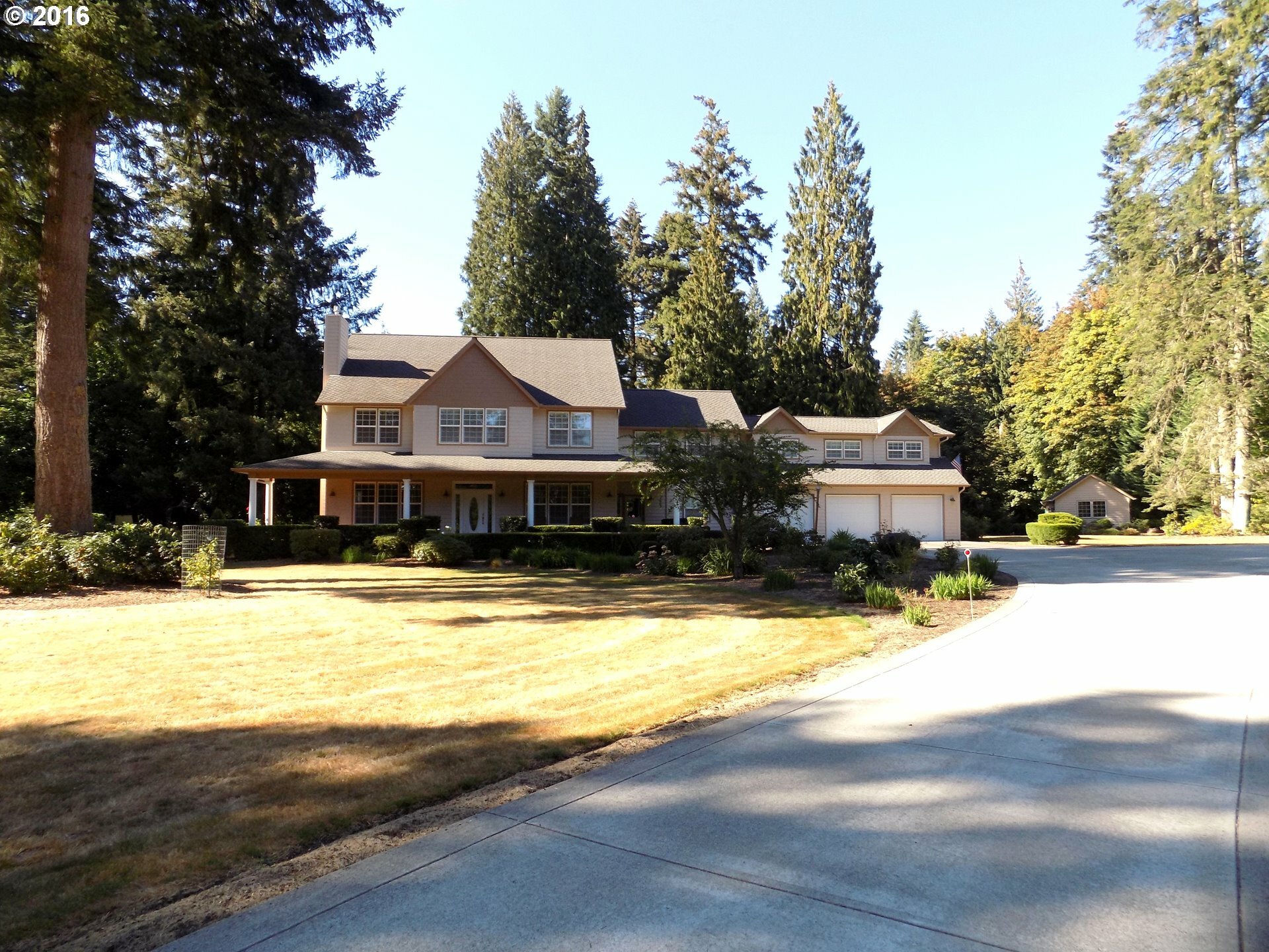 Property Photo:  1520 NW 155th Cir  WA 98685 