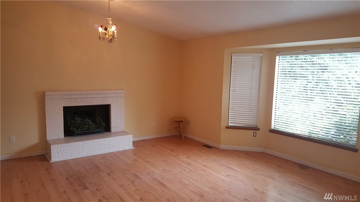 Property Photo:  5702 125th St SE  WA 98269 