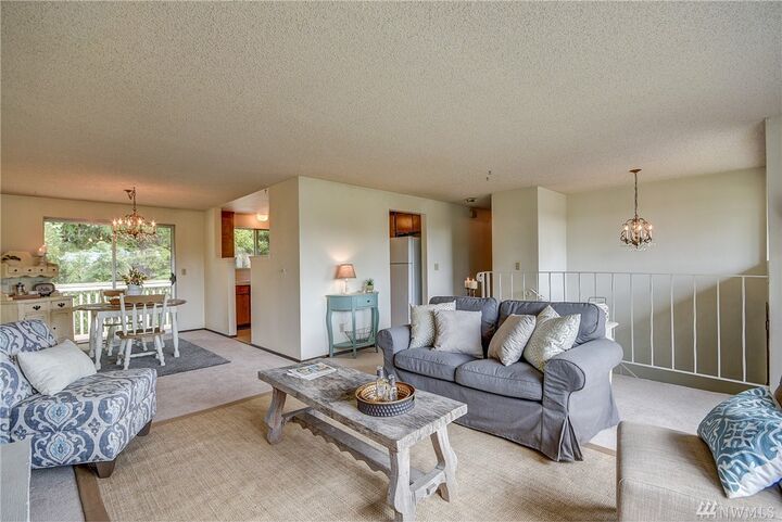 4 bed Oak Harbor home for sale 858 NW Hyak Dr, Oak Harbor, WA 98277