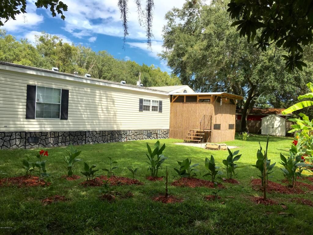 Property Photo: 115 Cedar Creek Cutoff Road FL 32177