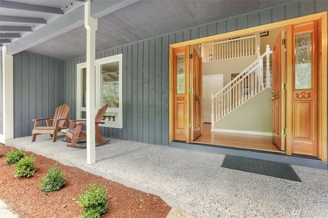 Property Photo: 22925 SE 37th St WA 98075