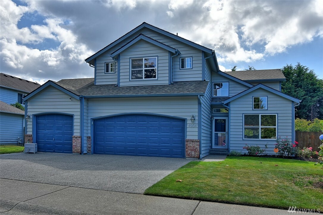 Property Photo:  4904 151st St SW  WA 98026 