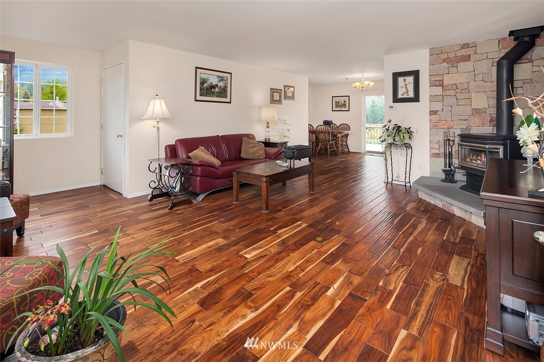 Property Photo: 8305 382 Nd Avenue SE WA 98065