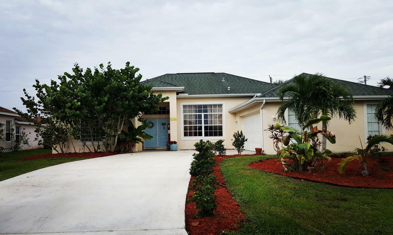 Property Photo:  1738 SW Castinet Lane  FL 34953 