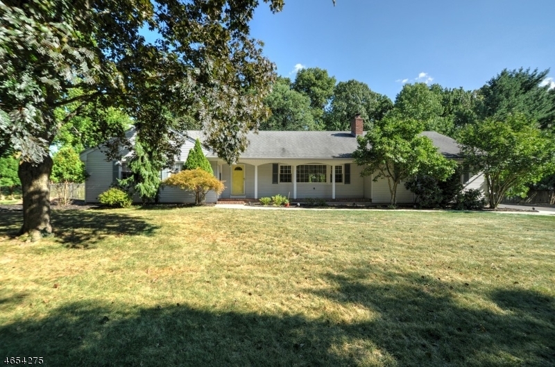 Property Photo:  22 Aberdeen Rd  NJ 07076 