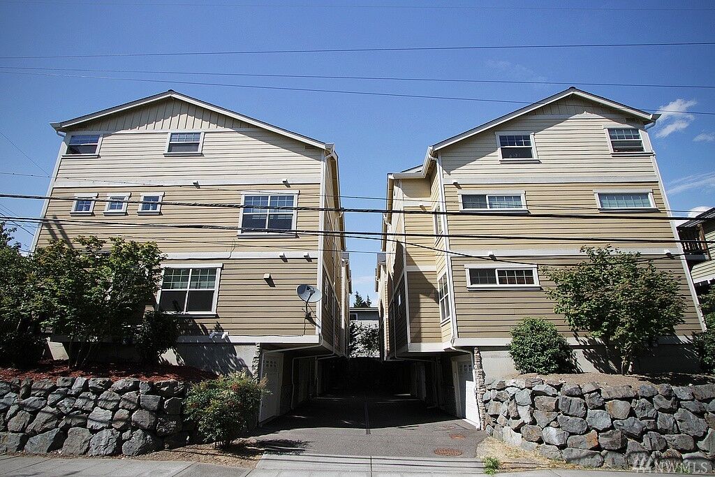 Property Photo:  4504 Fremont Ave N D  WA 98103 