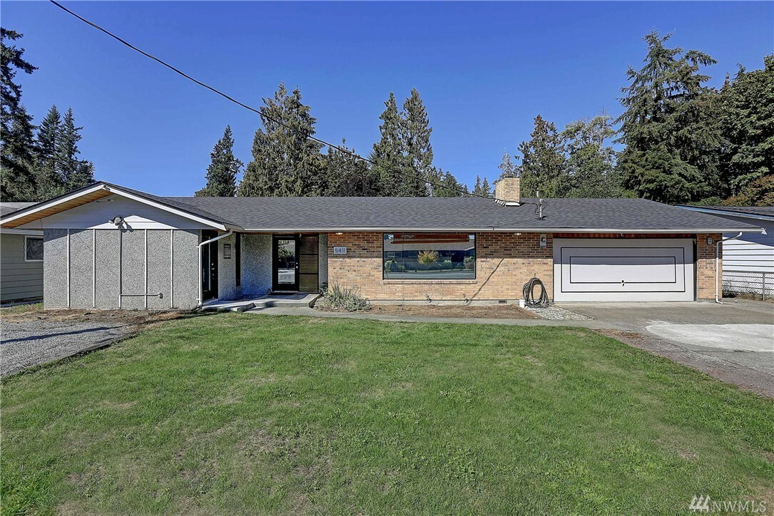 Property Photo:  5411 76th Place NE  WA 98270 