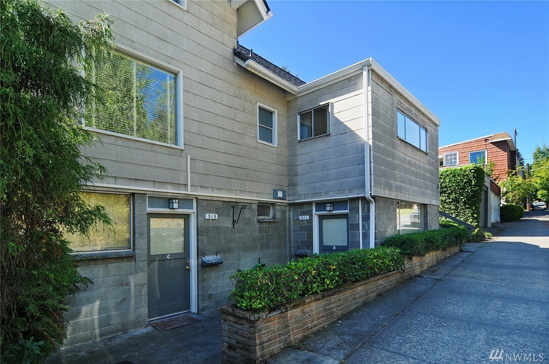 Property Photo: 3911 4th Ave NE WA 98105