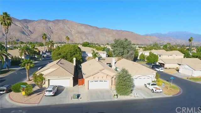 Property Photo: 565 Berkshire Lane CA 92583