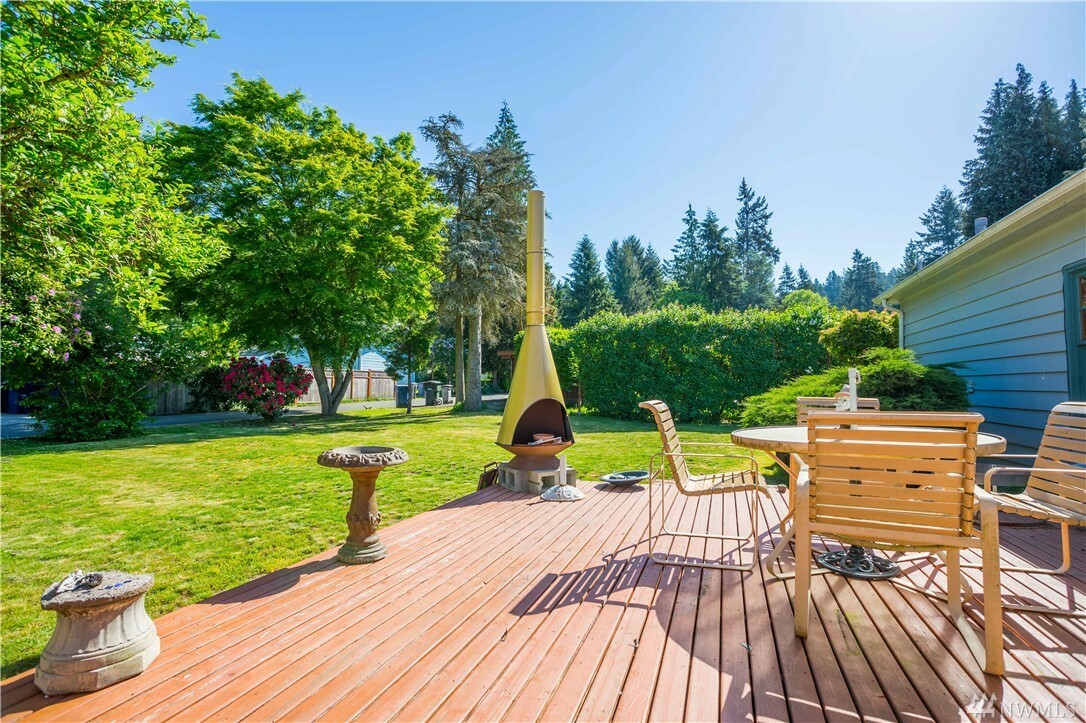 Property Photo:  450 NE Alder St  WA 98027 