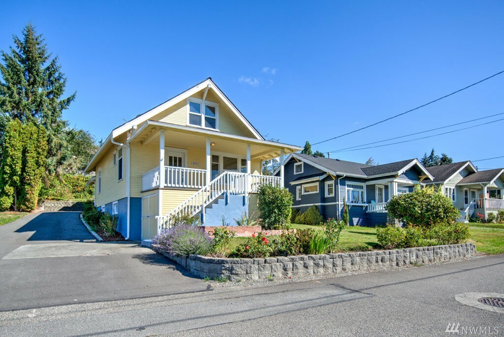 Property Photo:  8401 Park Dr  WA 98292 