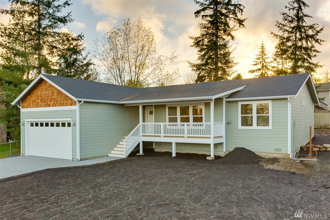 Property Photo: 1924 SE Camano Dr WA 98282